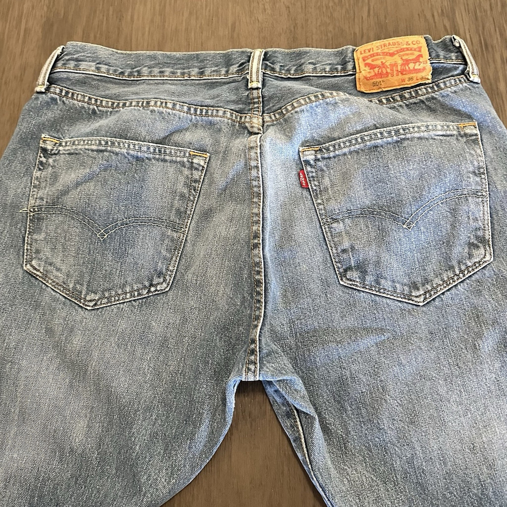 Levi's 501 Men Jeans 36W 32L Button Fly Blue Denim Mexico Measures 36W 30L - Picture 5 of 8